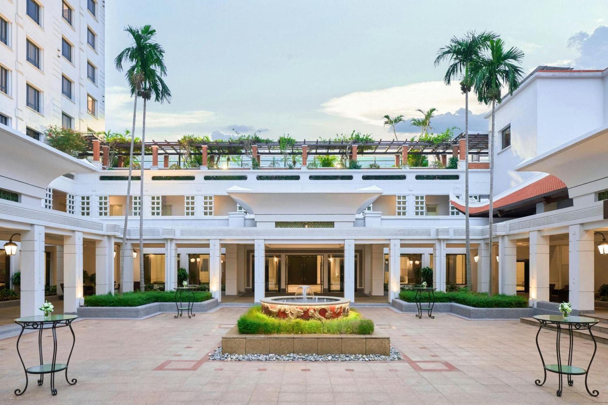 Sheraton Hanoi Hotel Buitenkant foto