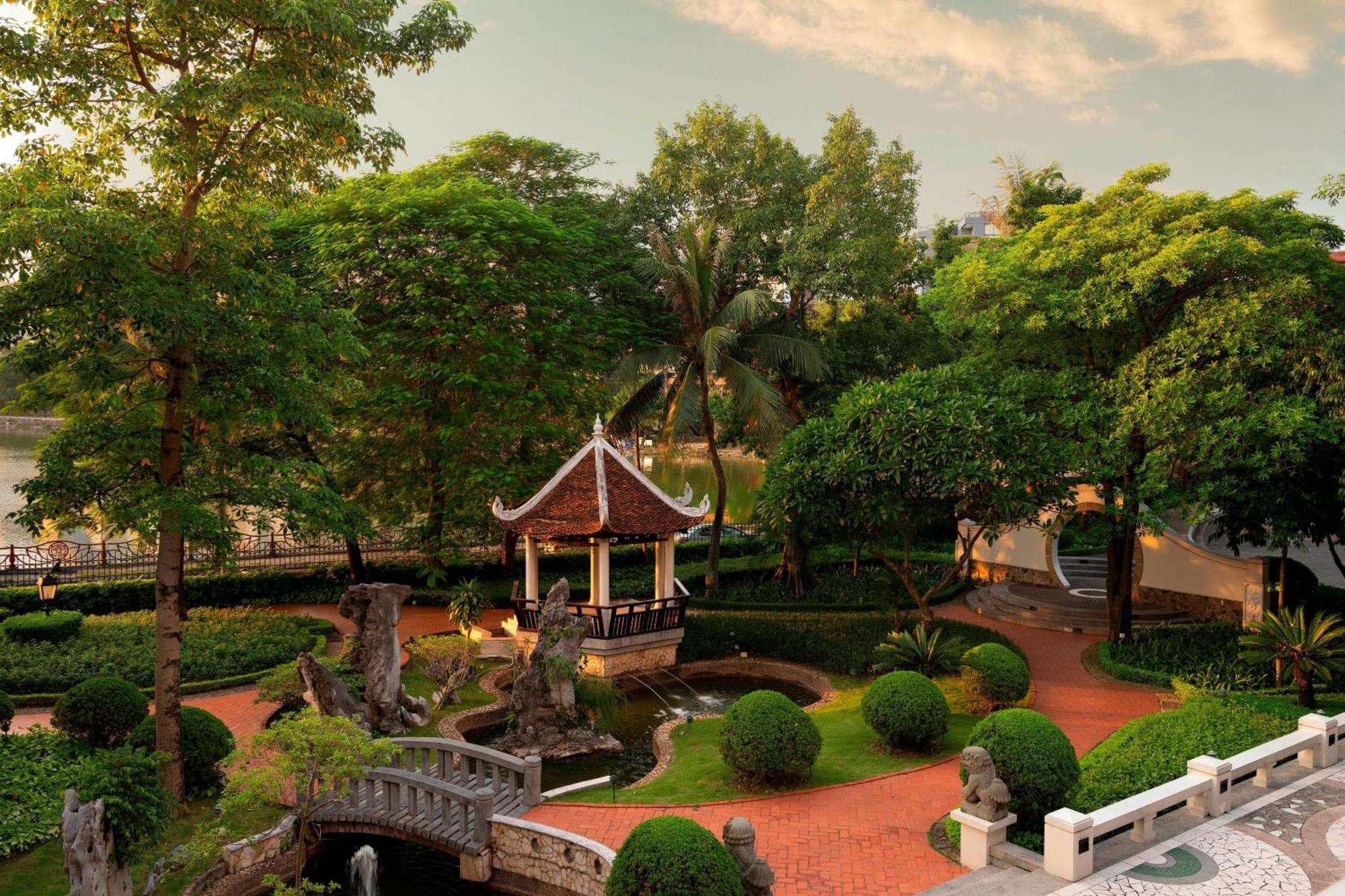 Sheraton Hanoi Hotel Buitenkant foto