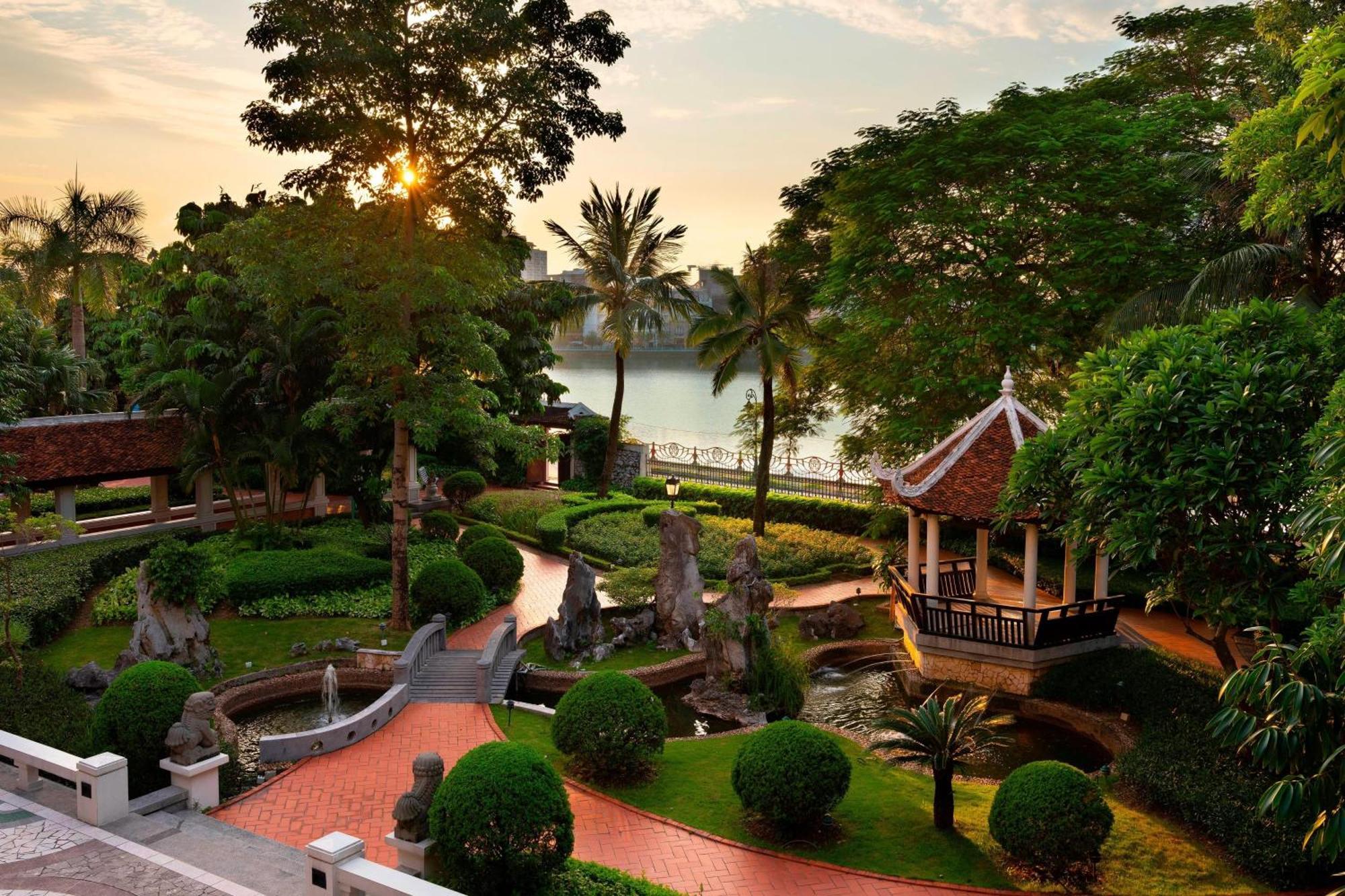 Sheraton Hanoi Hotel Buitenkant foto